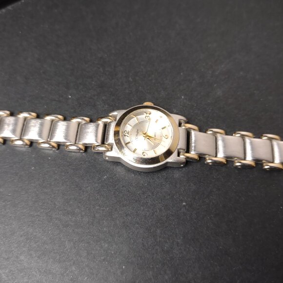 7 Inch Two Tone Metal CC Hughes Watch - Picture 9 of 11